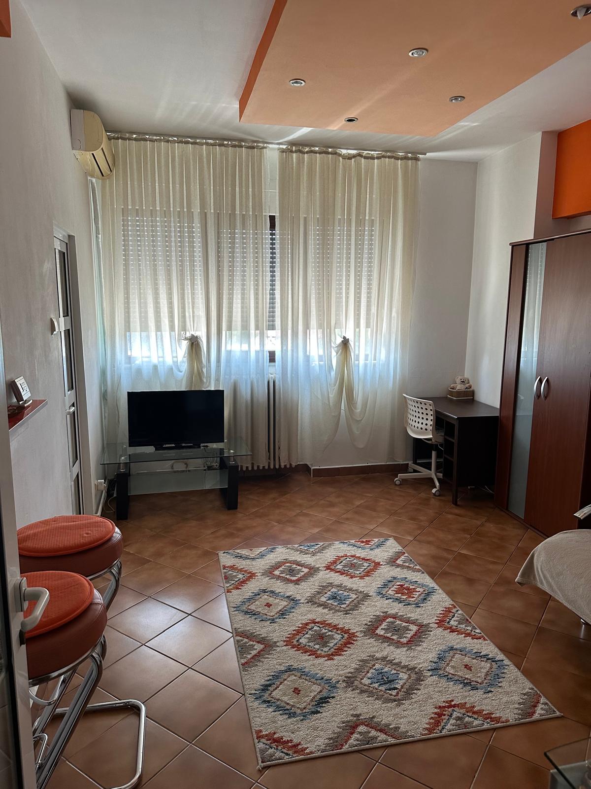 Închiriez Garsoniera Cocheta - Ultracentral — fotografia 1
