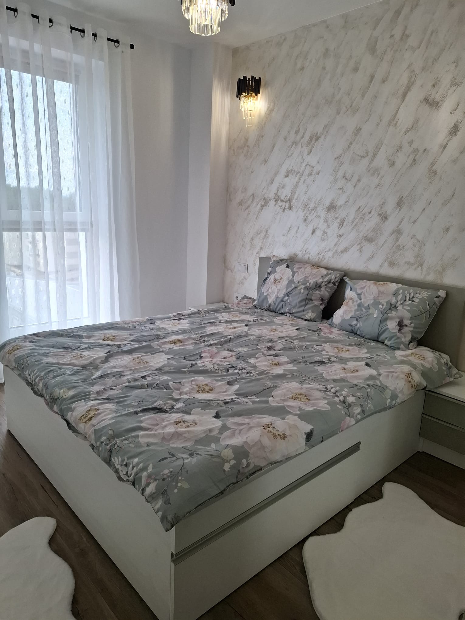 Chirie apartament nou cu 2 camere cu parcare privată — fotografia 1