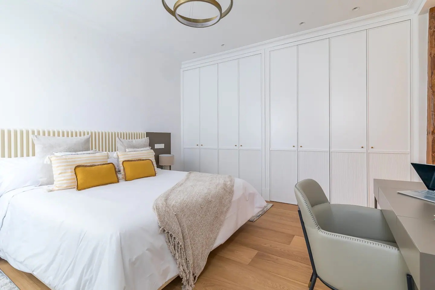 Het beste appartement, recent gerenoveerd en volledig gemeubileerd!