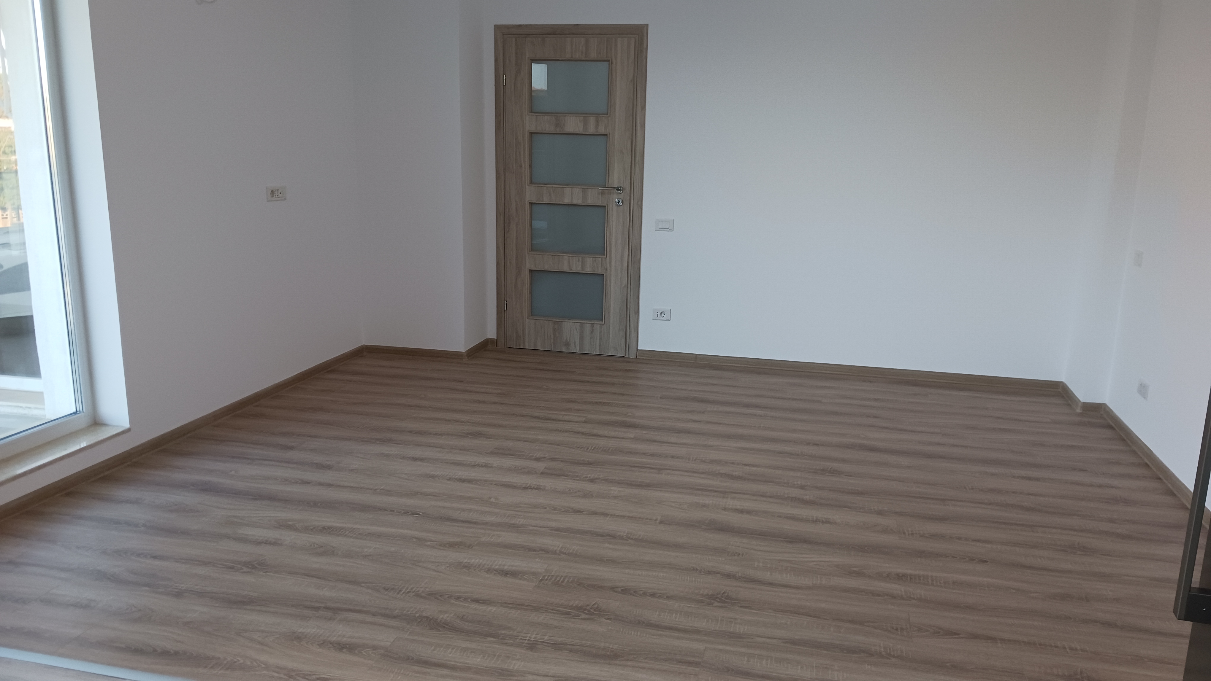 Apartament cu 4 camere in ansamblul Metropolitan Viilor — fotografia 3