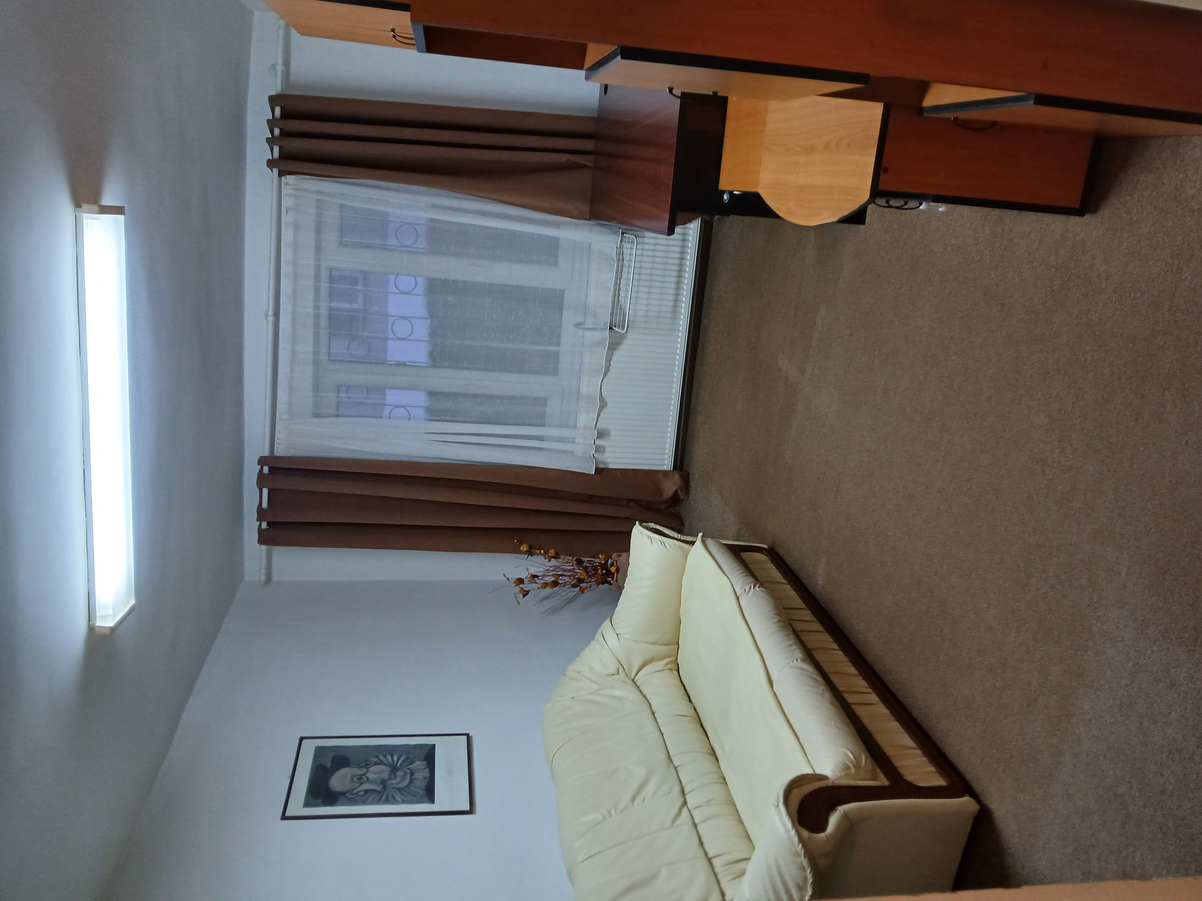 Închiriez apartament cu 2 camere, la parter, mobilat, cu centrală, zona corina cart. tudor — fotografia 1