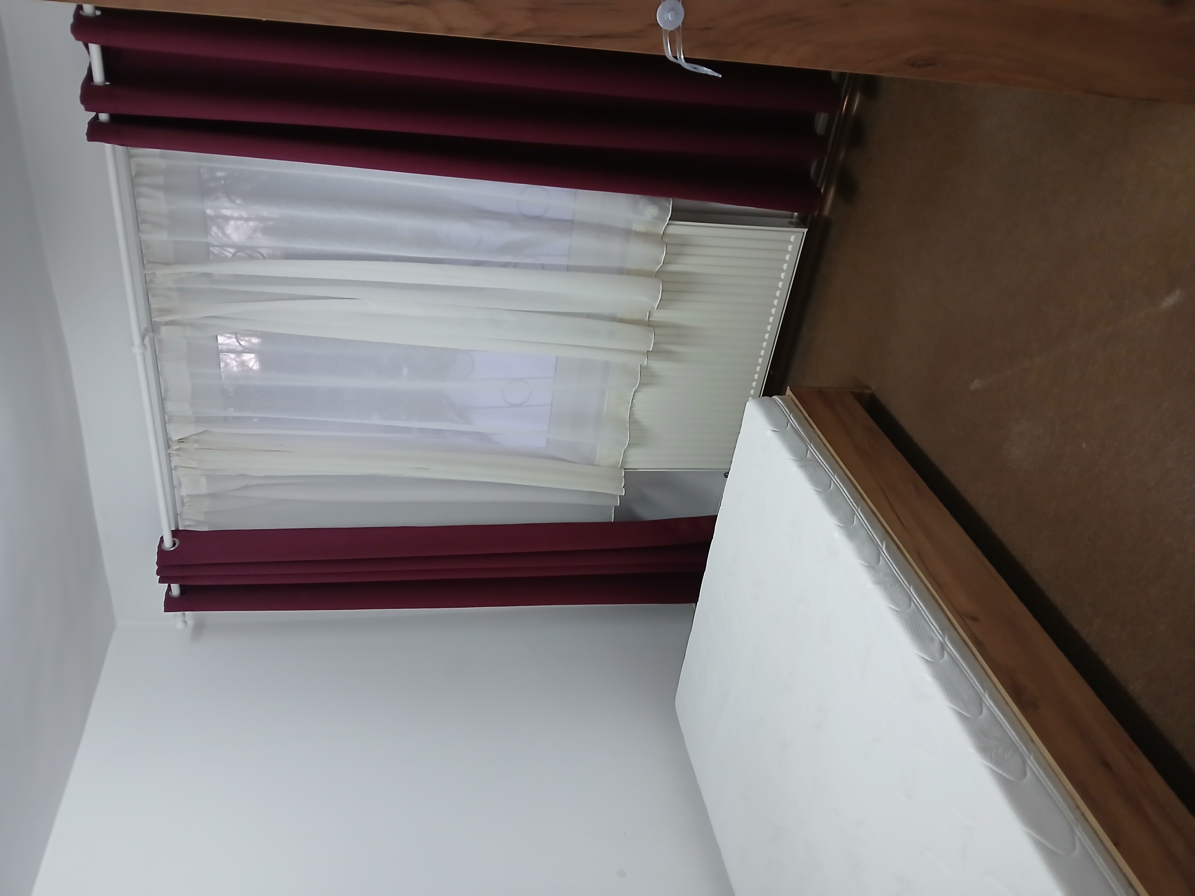 Închiriez apart cu 2 camere decomandat mobilat parter în Tudor zona Corina — fotografia 3