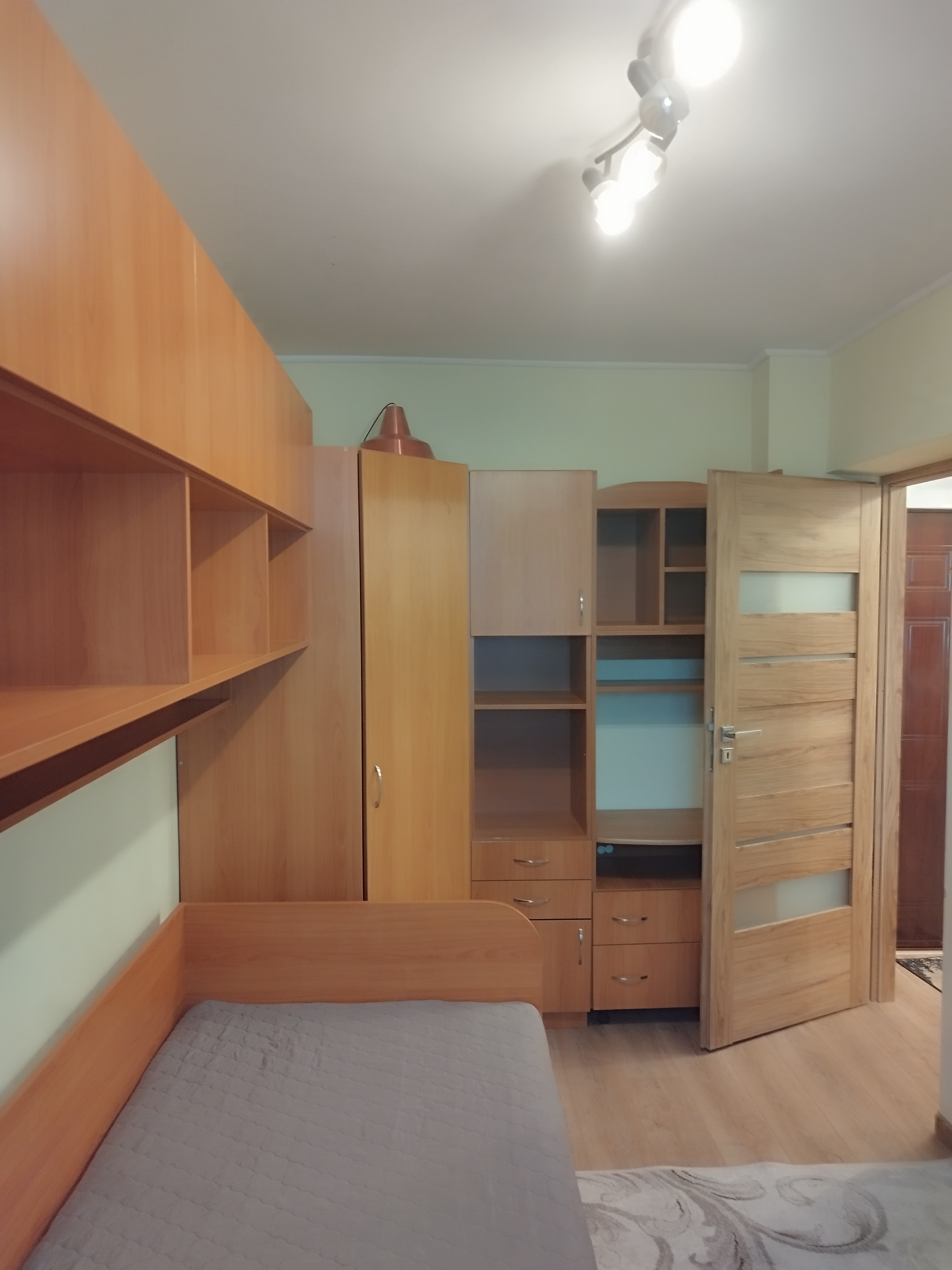 Apartament de 3 camere in Grigorescu, pentru inchiriat — fotografia 3